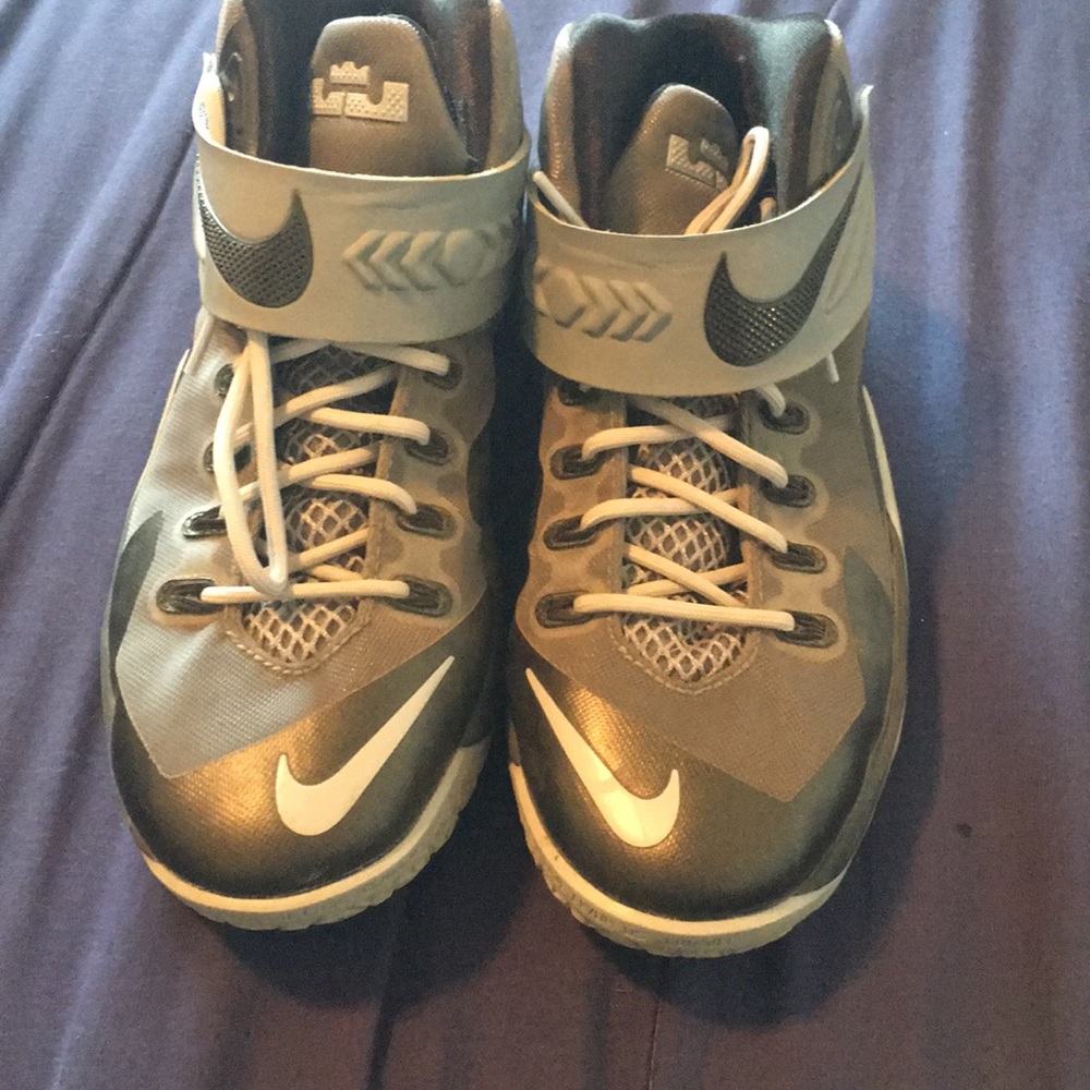 Nike - Picture 2 of 6
